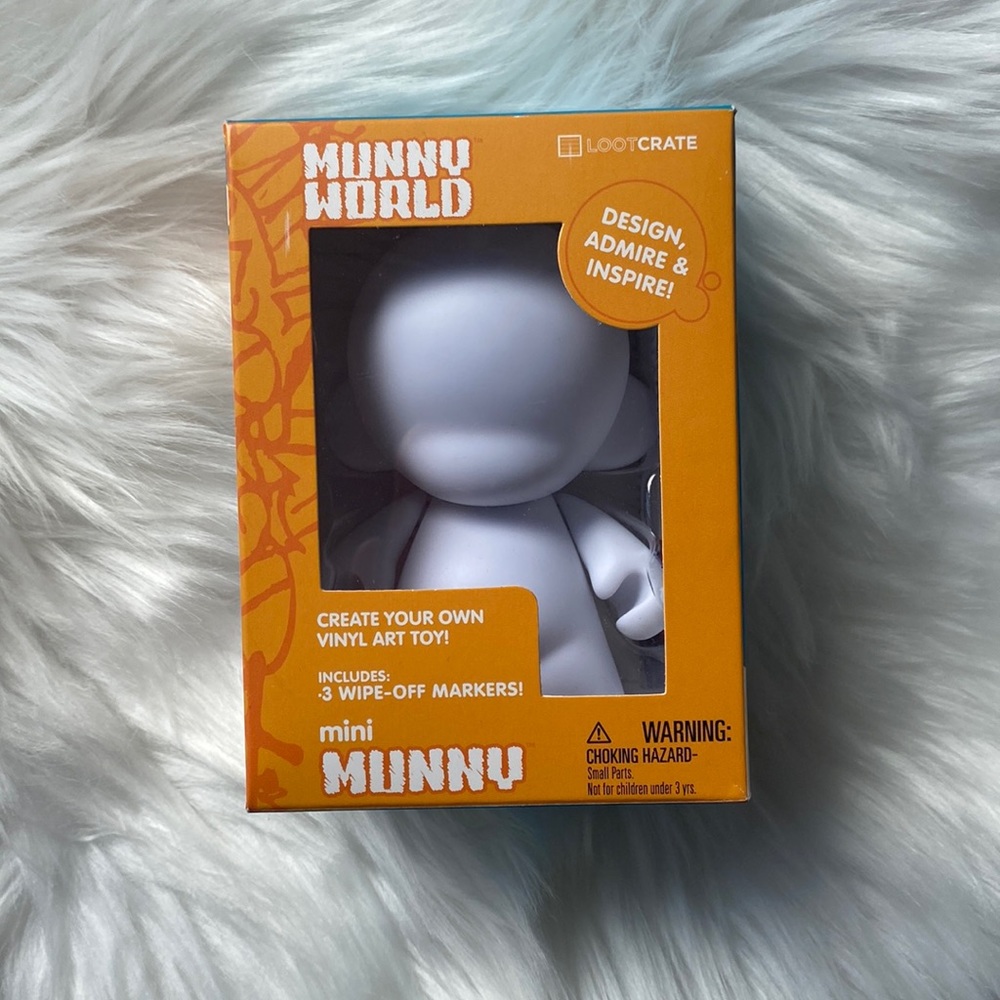 Mummy world create your own vinyl toy